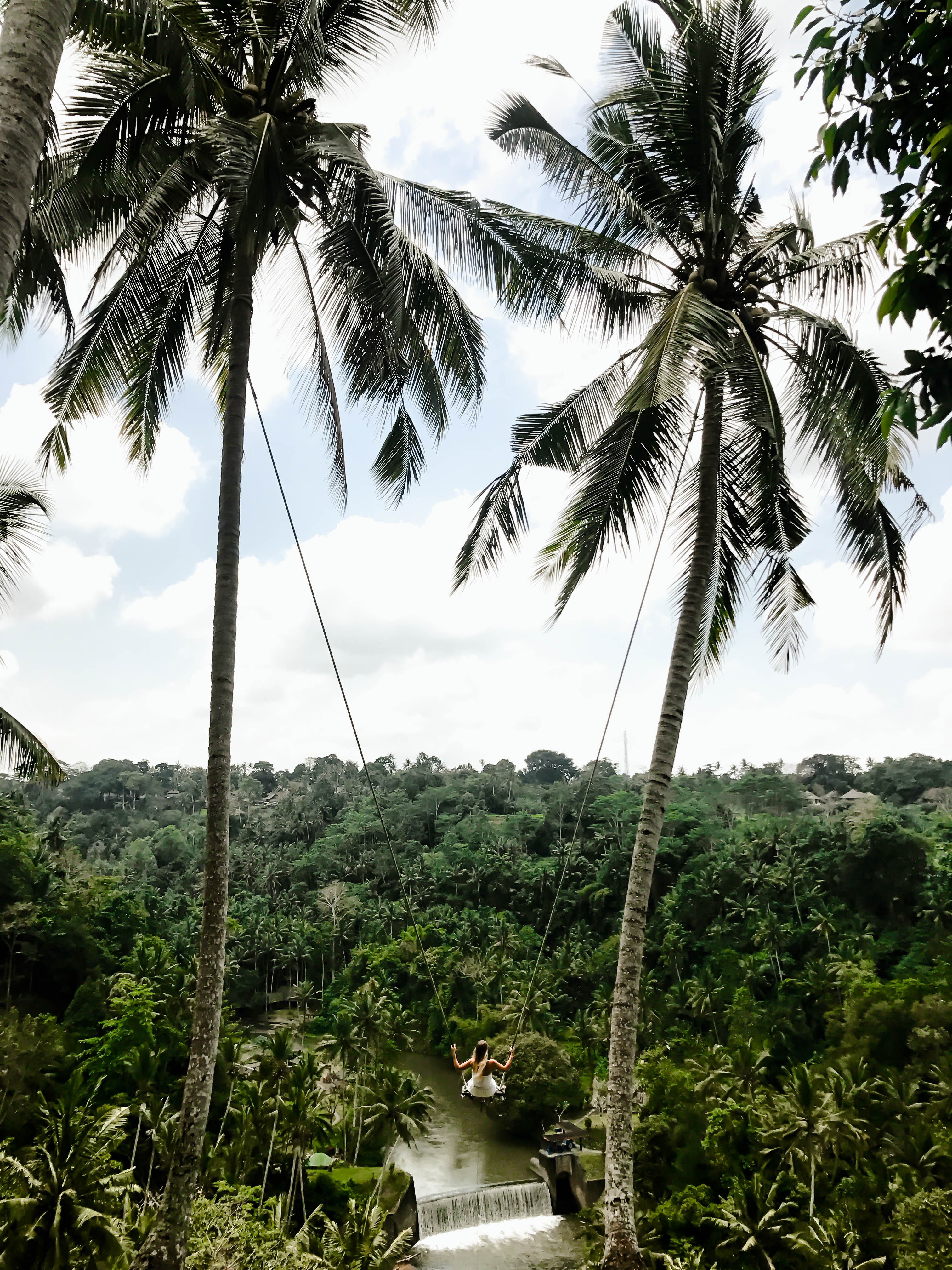 Last month, we had the opportunity to join No Desk Project, a startup coliving and coworking wellness retreat for entrepreneurs in Ubud, Bali while working at the Outpost coworking space with major jungle vibes - right up our alley!
