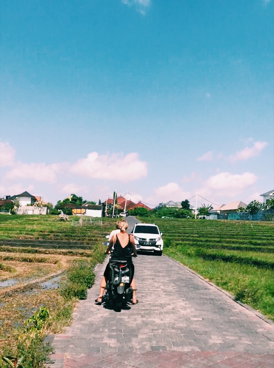 Believe it or not - it’s not just a dreamy travel destination. Bali is one of the perfect places to enjoy a remote-work or “digital nomad” lifestyle! So today, we’re givin’ ya the total inside scoop on tips, resources and where to stay on this amazing island as a digital nomad...Get ready for major island vibes!