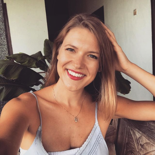 Today we’re featuring our incredible student, Emily Weichel, who has fully embraced the digital nomad lifestyle and is totally #killinit out there! Read on to get to know Emily in our latest Student Spotlight feature!