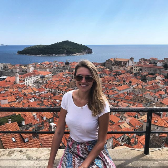 Today we’re featuring our incredible student, Emily Weichel, who has fully embraced the digital nomad lifestyle and is totally #killinit out there! Read on to get to know Emily in our latest Student Spotlight feature!