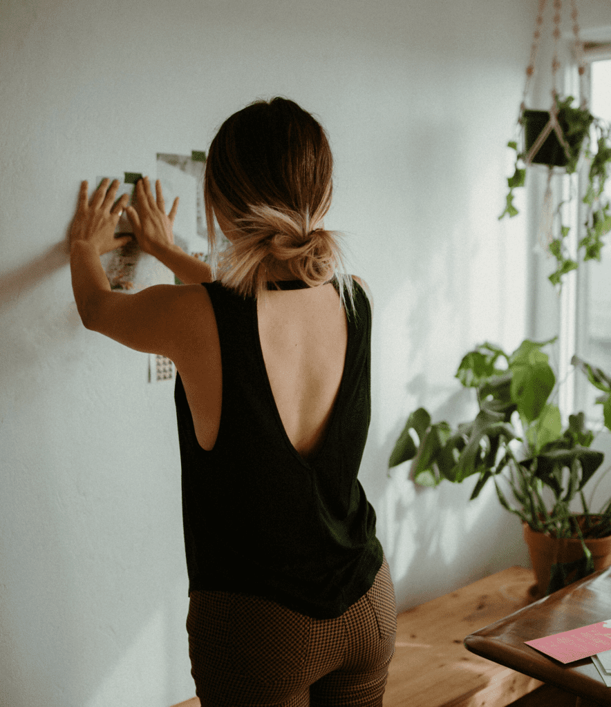 Today, we’re sitting down with BB Academy student Alexa Sonken, Founder of Sidewalk Studio! Join us as she gives a glimpse into her girl boss journey...
