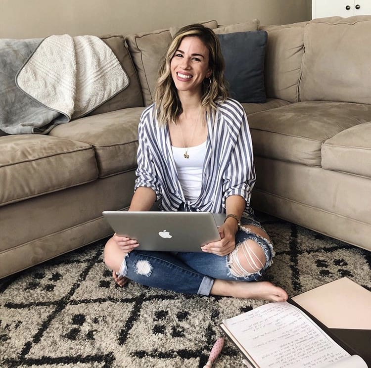 Today, we’re sitting down with BB Academy student and Social Media Manager Felisha Melendez! Join us as she gives a glimpse into her girl boss journey...