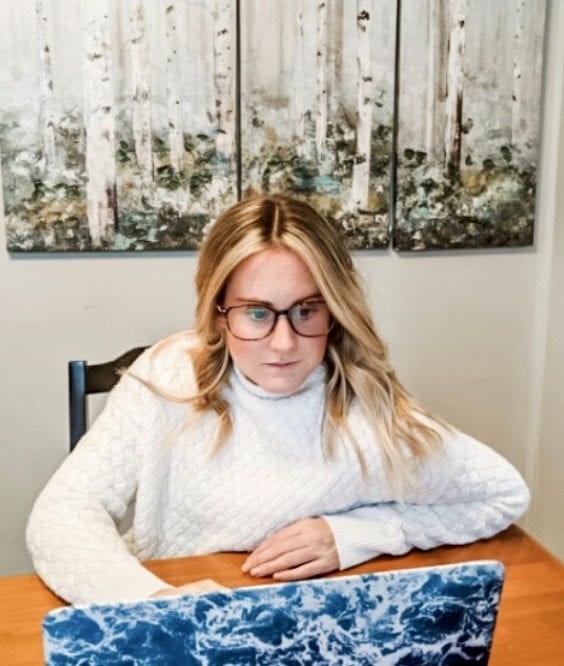 Today, we’re sitting down with BB Academy student and Online Business Manager Lauren Birkmire! Join us as she gives a glimpse into her girl boss journey...