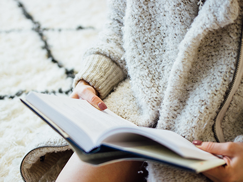 Whether you’re an aspiring or seasoned girl boss, today we’re sharing our 8 favorite business books that are sure to leave you feeling inspired.