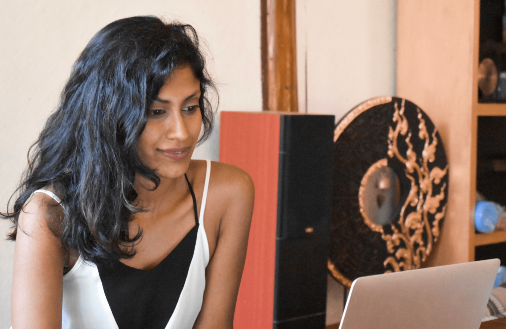Today, we’re sitting down with BB Academy student Faria Qayyum, Founder of Creations by Faria! Join us as she gives a glimpse into her girl boss journey...