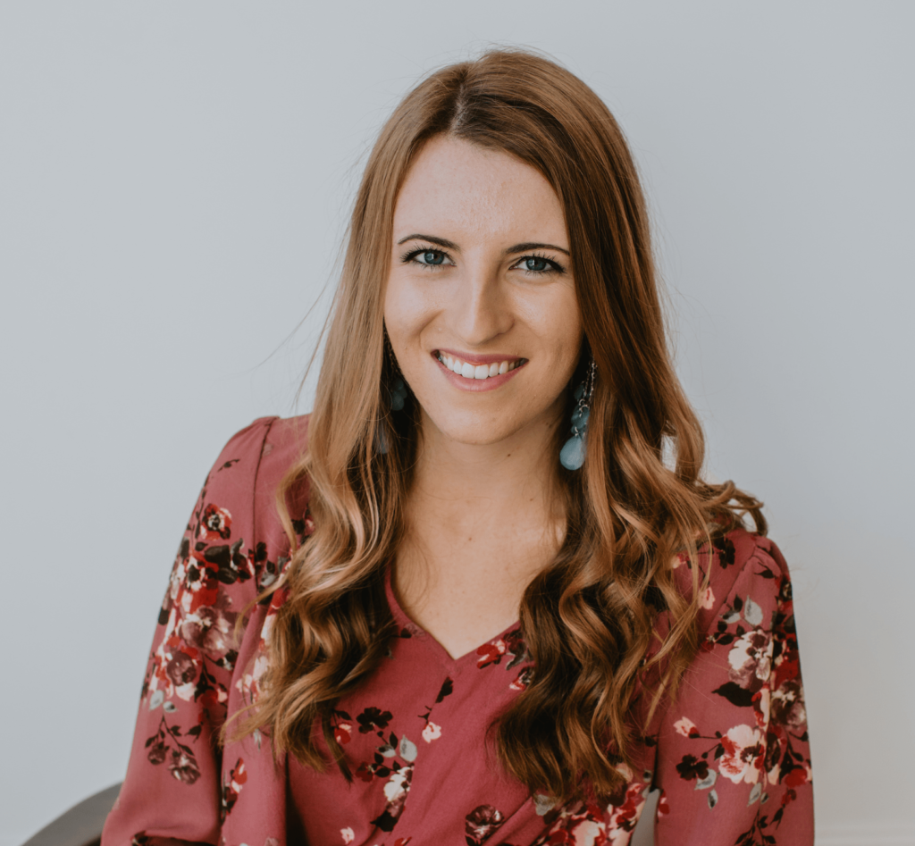 Today, we’re sitting down with BB Academy student Lauren Taylar, Founder of Taylar Digital! Join us as she gives a glimpse into her girl boss journey...