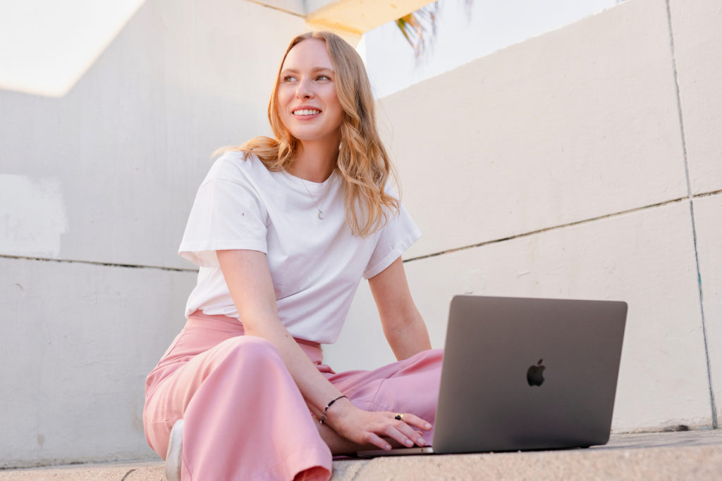 Today, we’re sitting down with BB student Sarah, Founder of Mist Design Co.! Join us as she gives a glimpse into her online business journey...
