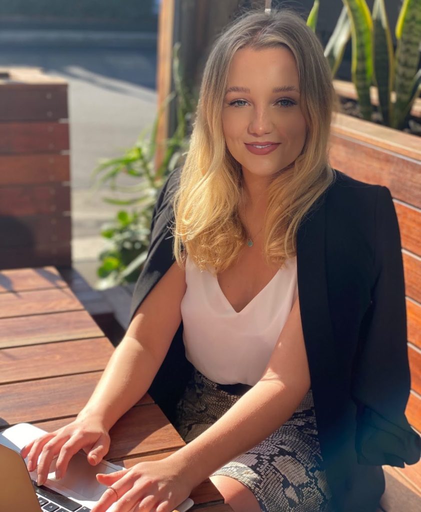 Today, we’re sitting down with BB student Emma, Founder of Saorsa Design Studio! Join us as she gives a glimpse into her online business journey...