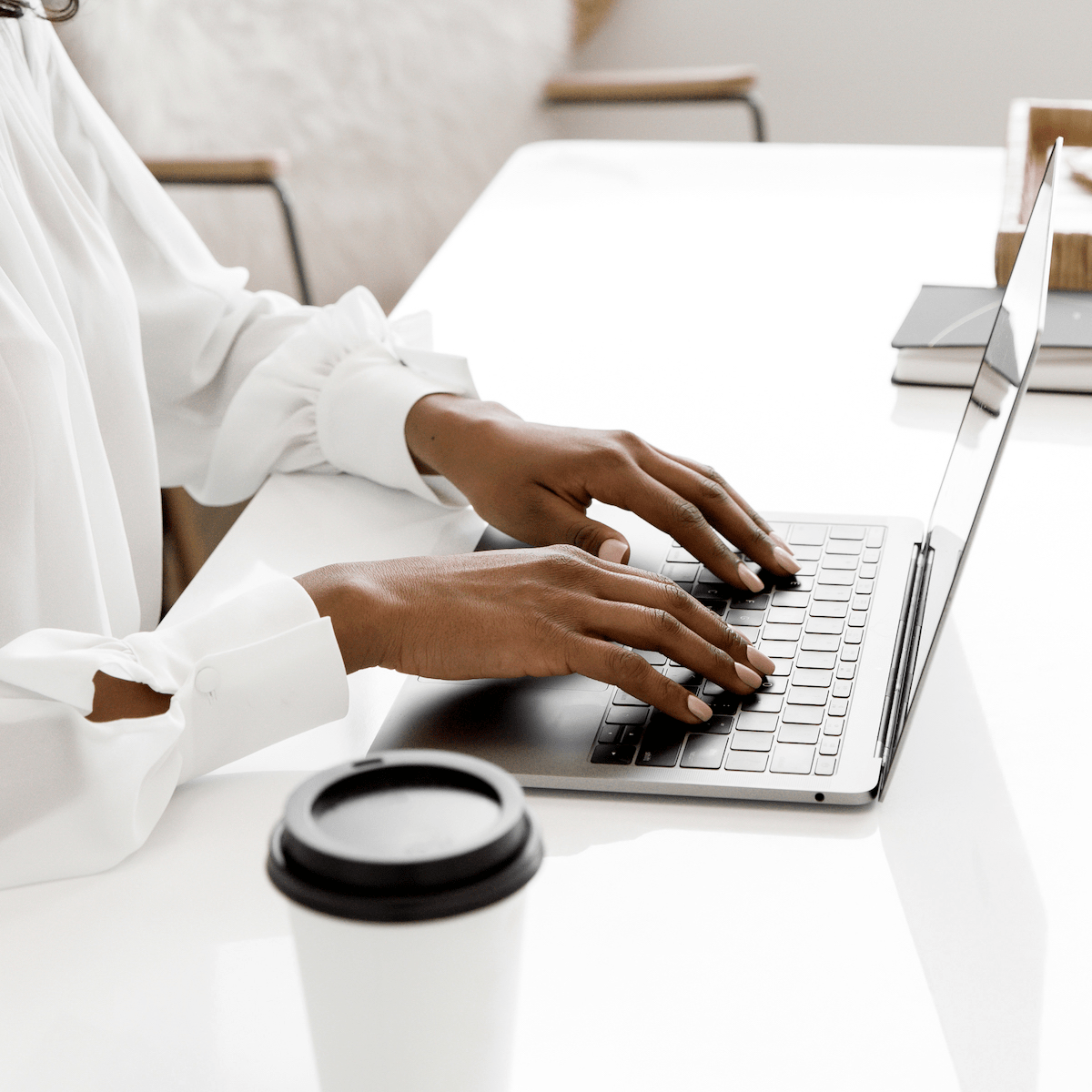 Struggling to Get Clients? The One Thing You’re Not Doing in Your Pitches Are your pitches getting results? Today, we’re sharing the one thing you’re not doing in your pitches & the reason you aren’t landing clients...