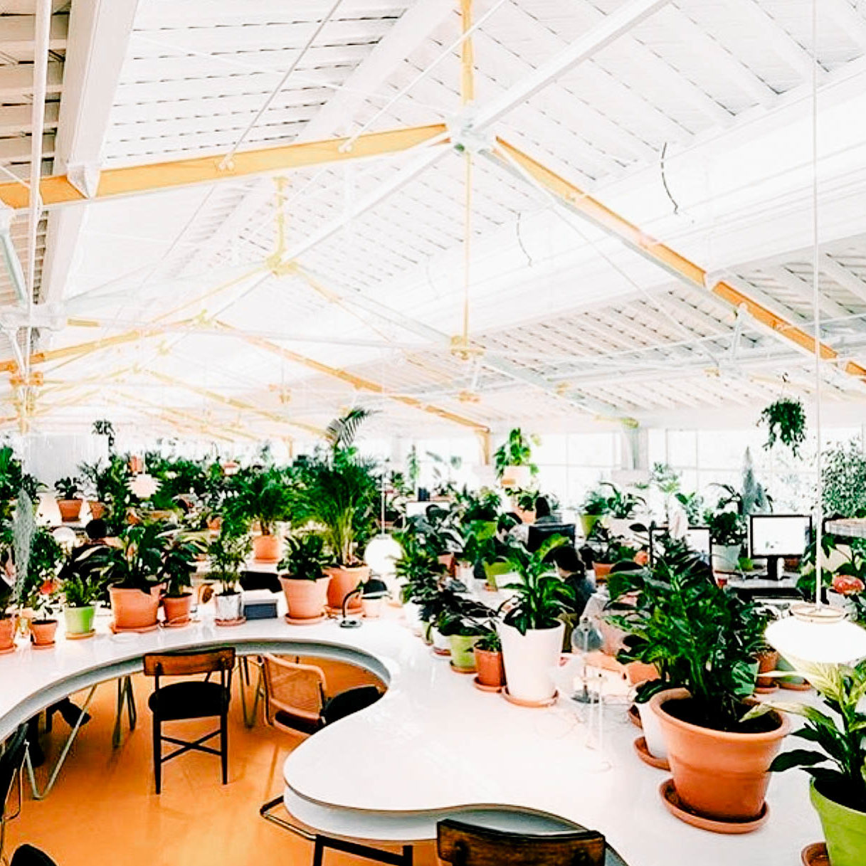 7 Best Spots to Work From as a Digital Nomads In Lisbon, Portugal One of the best things about being a digital nomad in Lisbon? The insane amount of gorg coffee shops and seriously swoon-worthy coworking spaces to work from! Here’s our list of the top places to crush your girl boss goals in Lisbon!