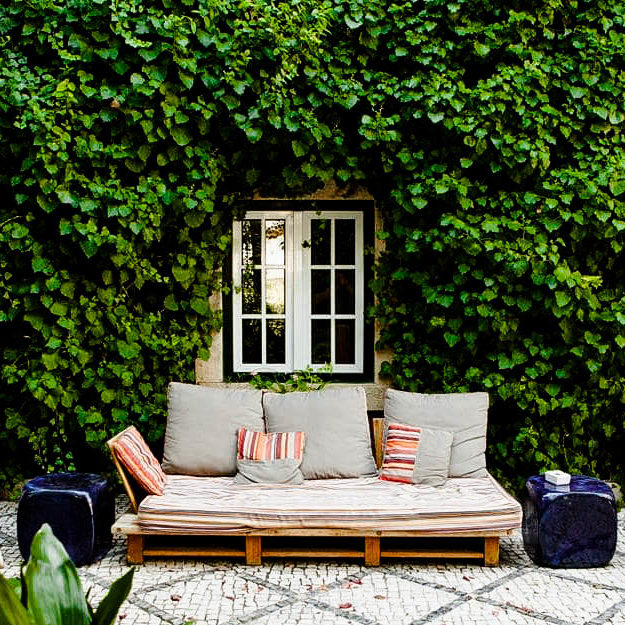 Where to Stay as a Digital Nomad in Lisbon, Portugal | Bucketlist Bombshells Lisbon is the perfect place for any aspiring girl boss who wants to hook up her laptop, get a strong wifi connection (and even stronger coffee) and the desire to totally rock her online biz from anywhere in the world. This is our list of fave places to stay in Lisbon!